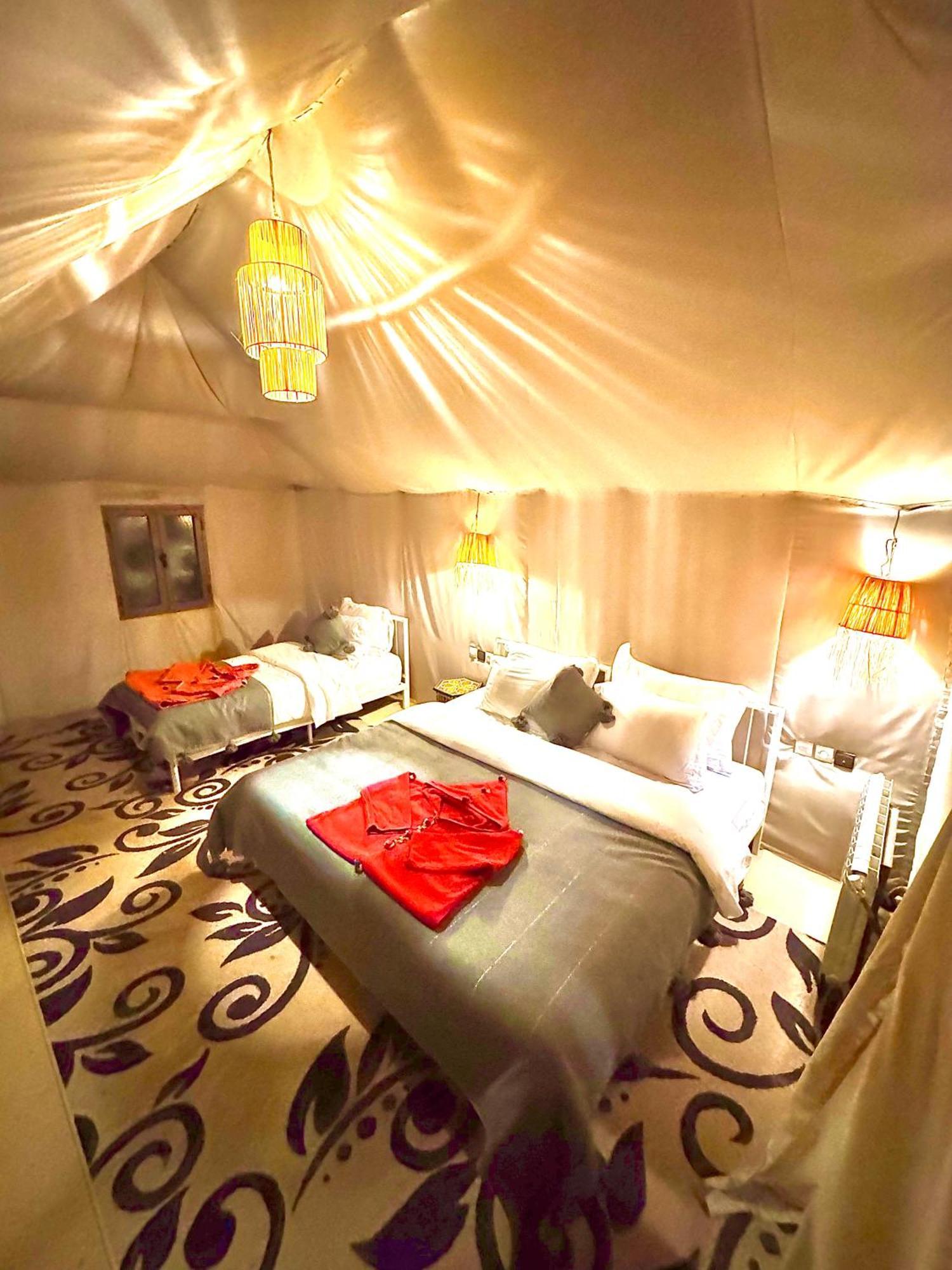 Villa Sahara Vibes Luxury Camp à Merzouga Extérieur photo