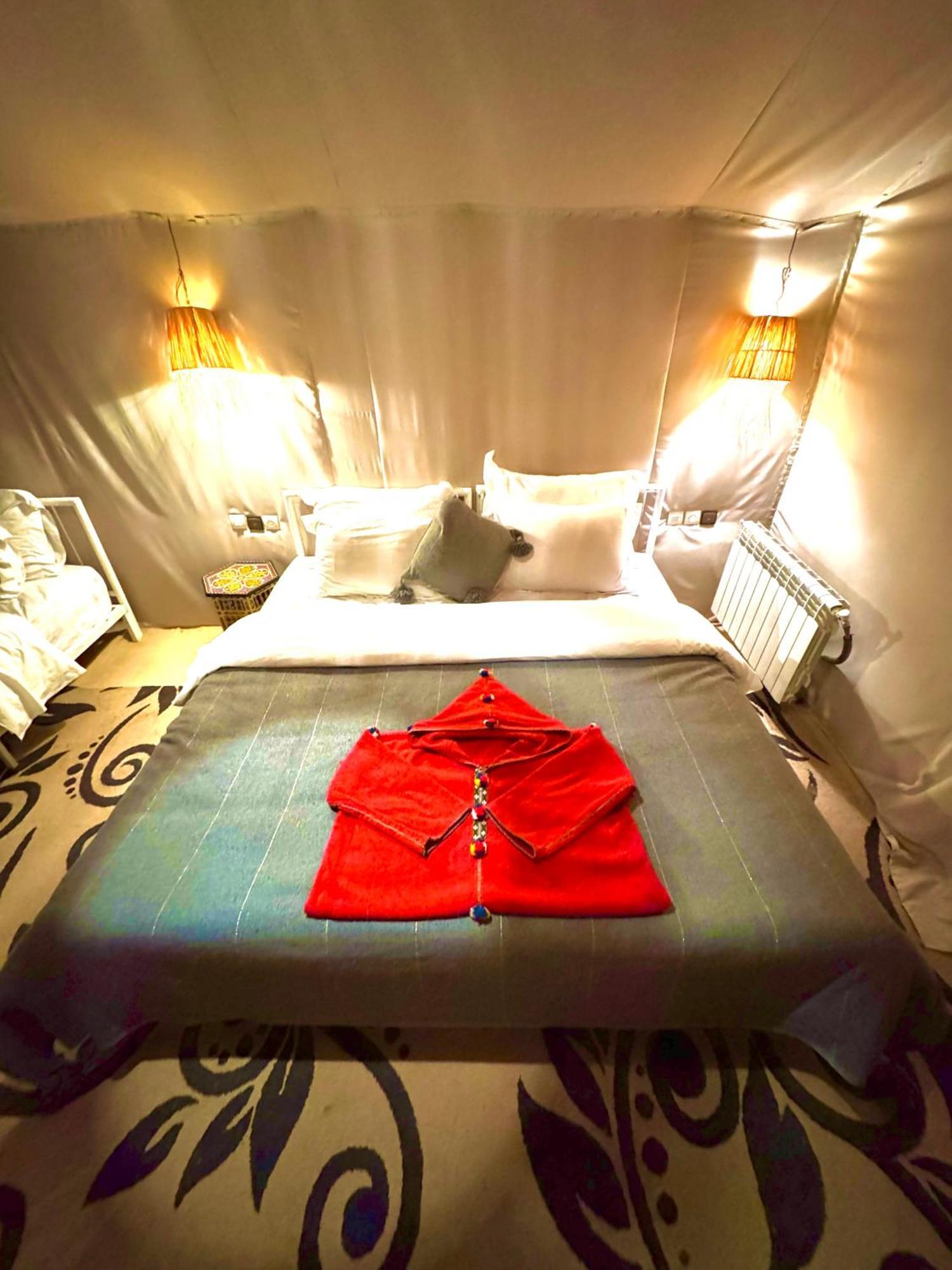 Villa Sahara Vibes Luxury Camp à Merzouga Extérieur photo